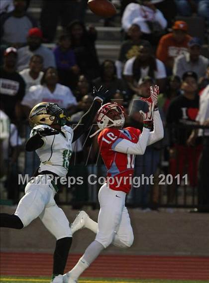 Thumbnail 1 in Skyline vs. DeSoto (5A Division 1 Area Playoff ) photogallery.
