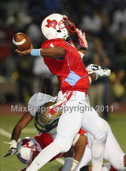 Thumbnail 2 in Skyline vs. DeSoto (5A Division 1 Area Playoff ) photogallery.
