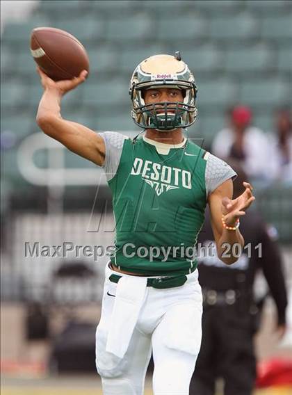 Thumbnail 1 in Skyline vs. DeSoto (5A Division 1 Area Playoff ) photogallery.