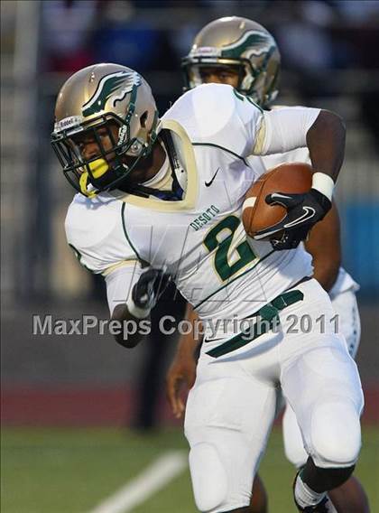 Thumbnail 3 in Skyline vs. DeSoto (5A Division 1 Area Playoff ) photogallery.