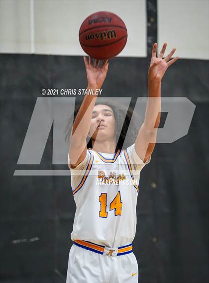 Thumbnail 3 in Mayer vs Kingman (Wrangler Classic) photogallery.