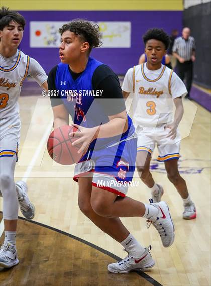 Thumbnail 2 in Mayer vs Kingman (Wrangler Classic) photogallery.