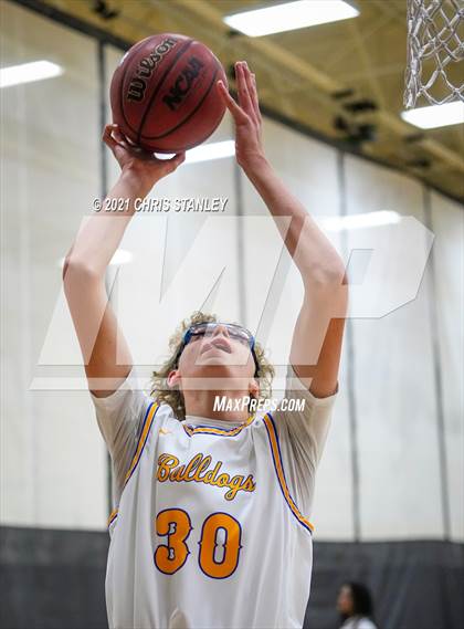 Thumbnail 3 in Mayer vs Kingman (Wrangler Classic) photogallery.