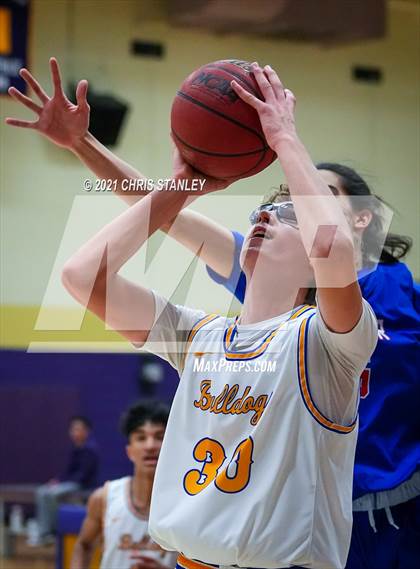 Thumbnail 3 in Mayer vs Kingman (Wrangler Classic) photogallery.
