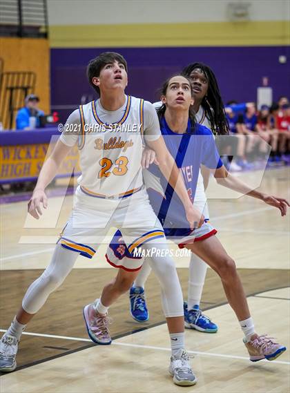 Thumbnail 1 in Mayer vs Kingman (Wrangler Classic) photogallery.