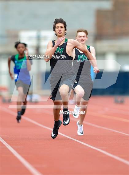 Thumbnail 1 in Cicero-North Syracuse vs Fayetteville-Manlius photogallery.