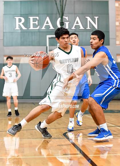 Thumbnail 2 in South San Antonio vs Reagan photogallery.