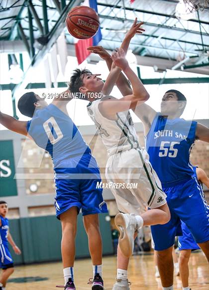 Thumbnail 3 in South San Antonio vs Reagan photogallery.