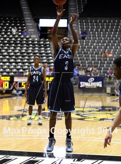 Thumbnail 2 in Maize vs. East (KSHSAA 6A Third Place) photogallery.