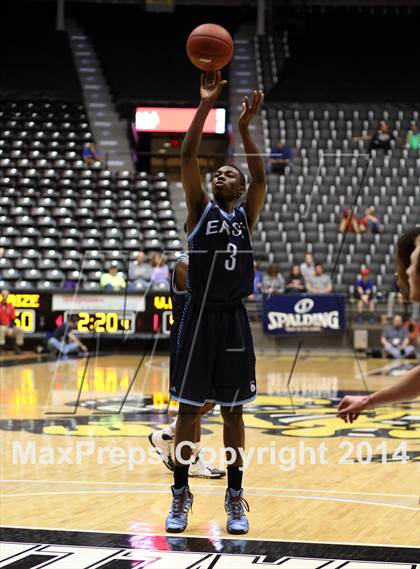 Thumbnail 2 in Maize vs. East (KSHSAA 6A Third Place) photogallery.