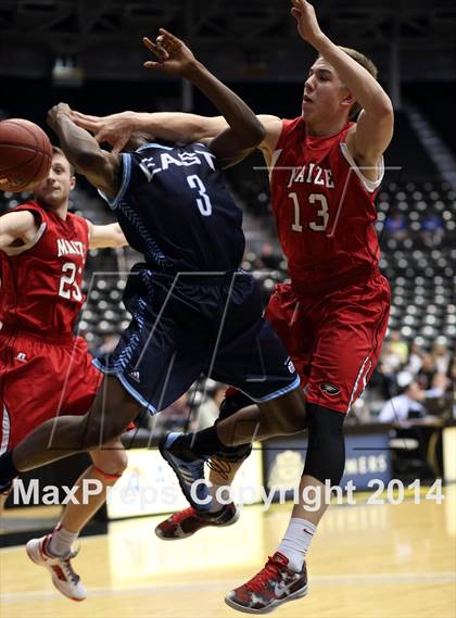 Thumbnail 2 in Maize vs. East (KSHSAA 6A Third Place) photogallery.