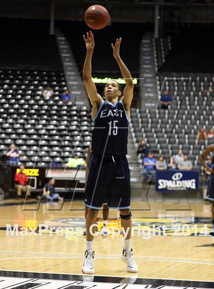 Thumbnail 3 in Maize vs. East (KSHSAA 6A Third Place) photogallery.