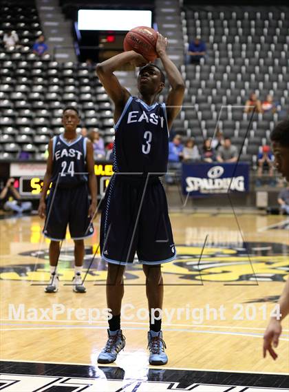 Thumbnail 1 in Maize vs. East (KSHSAA 6A Third Place) photogallery.