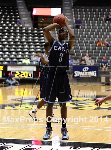 Thumbnail 1 in Maize vs. East (KSHSAA 6A Third Place) photogallery.