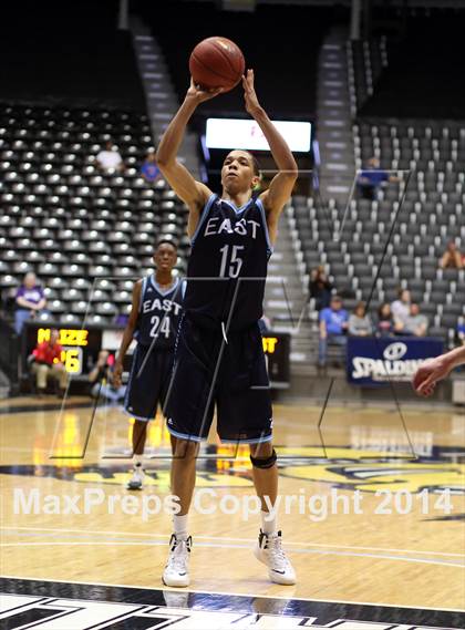 Thumbnail 2 in Maize vs. East (KSHSAA 6A Third Place) photogallery.