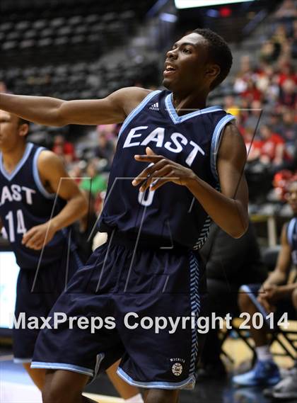 Thumbnail 2 in Maize vs. East (KSHSAA 6A Third Place) photogallery.