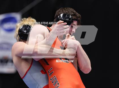 Thumbnail 2 in CHSAA 5A Final photogallery.