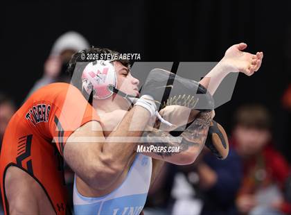 Thumbnail 1 in CHSAA 5A Final photogallery.