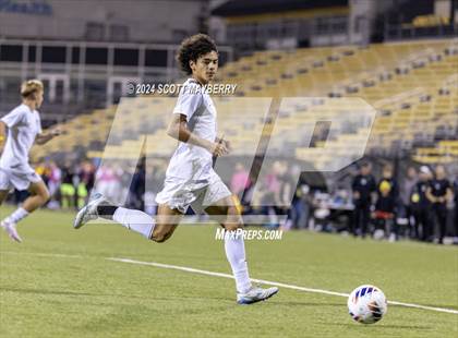Thumbnail 2 in St. Ignatius vs. St. Charles (OHSAA Division I Final) photogallery.