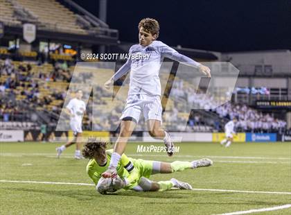 Thumbnail 2 in St. Ignatius vs. St. Charles (OHSAA Division I Final) photogallery.