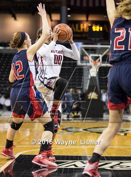 Thumbnail 3 in St. Henry vs Holmes (KHSAA 9th Region Tournament) photogallery.