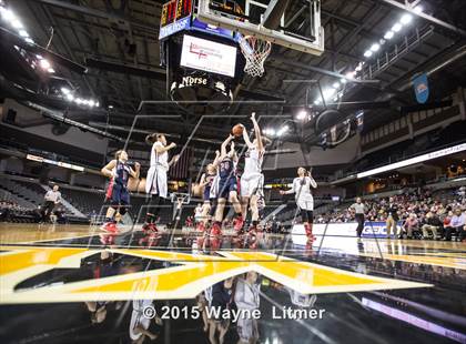 Thumbnail 1 in St. Henry vs Holmes (KHSAA 9th Region Tournament) photogallery.