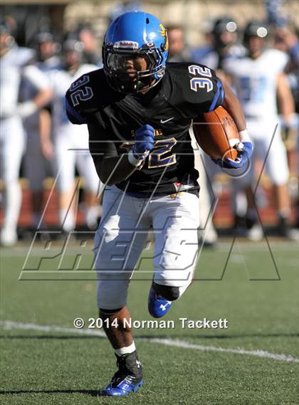 Thumbnail 2 in Hutchinson vs. East (KSHSAA 6A Final) photogallery.