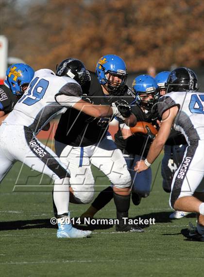 Thumbnail 3 in Hutchinson vs. East (KSHSAA 6A Final) photogallery.