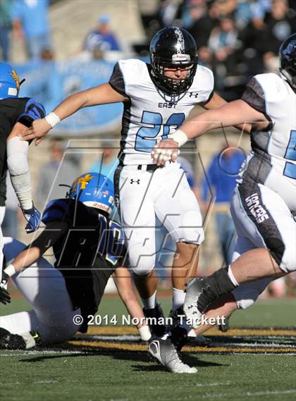 Thumbnail 3 in Hutchinson vs. East (KSHSAA 6A Final) photogallery.