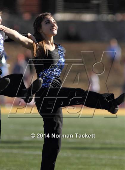 Thumbnail 3 in Hutchinson vs. East (KSHSAA 6A Final) photogallery.