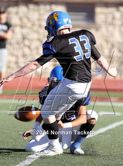 Thumbnail 1 in Hutchinson vs. East (KSHSAA 6A Final) photogallery.