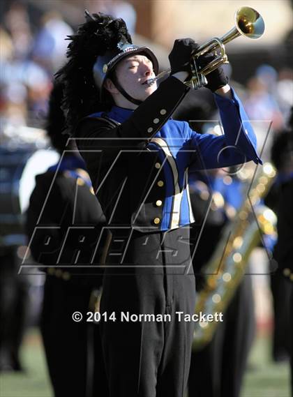 Thumbnail 1 in Hutchinson vs. East (KSHSAA 6A Final) photogallery.