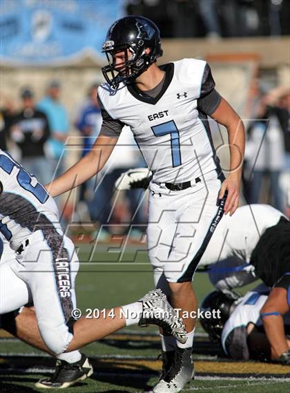 Thumbnail 1 in Hutchinson vs. East (KSHSAA 6A Final) photogallery.