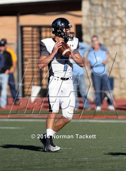 Thumbnail 1 in Hutchinson vs. East (KSHSAA 6A Final) photogallery.