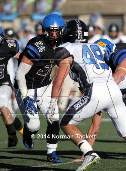 Thumbnail 2 in Hutchinson vs. East (KSHSAA 6A Final) photogallery.
