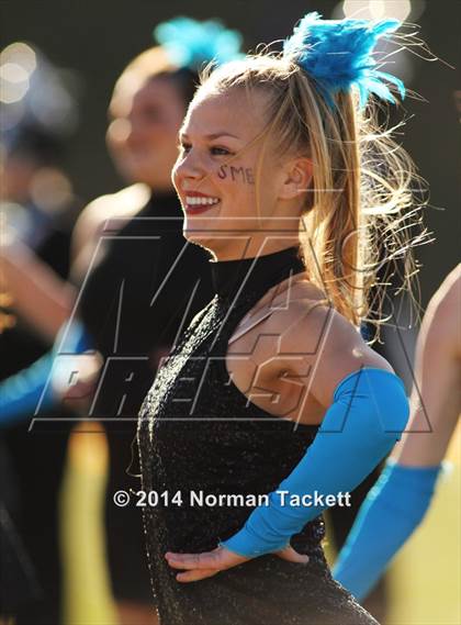 Thumbnail 3 in Hutchinson vs. East (KSHSAA 6A Final) photogallery.