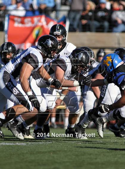 Thumbnail 2 in Hutchinson vs. East (KSHSAA 6A Final) photogallery.