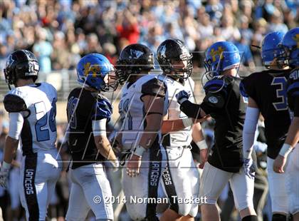Thumbnail 3 in Hutchinson vs. East (KSHSAA 6A Final) photogallery.