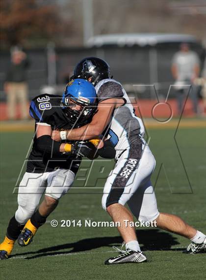 Thumbnail 2 in Hutchinson vs. East (KSHSAA 6A Final) photogallery.
