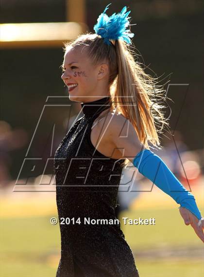 Thumbnail 3 in Hutchinson vs. East (KSHSAA 6A Final) photogallery.