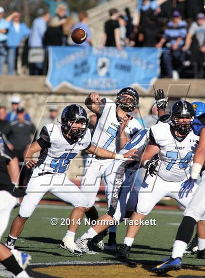 Thumbnail 3 in Hutchinson vs. East (KSHSAA 6A Final) photogallery.
