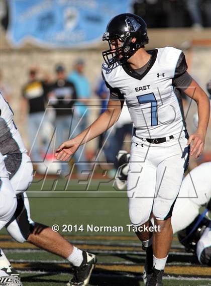 Thumbnail 2 in Hutchinson vs. East (KSHSAA 6A Final) photogallery.