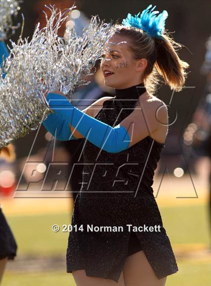 Thumbnail 3 in Hutchinson vs. East (KSHSAA 6A Final) photogallery.