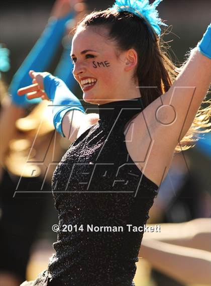 Thumbnail 2 in Hutchinson vs. East (KSHSAA 6A Final) photogallery.