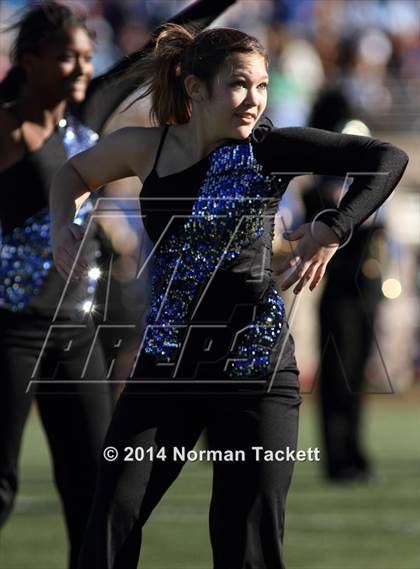 Thumbnail 1 in Hutchinson vs. East (KSHSAA 6A Final) photogallery.