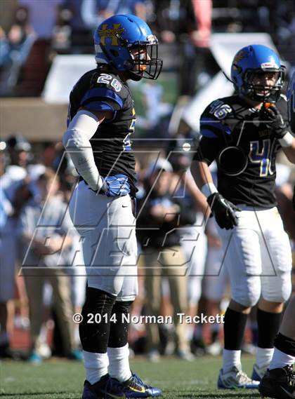 Thumbnail 1 in Hutchinson vs. East (KSHSAA 6A Final) photogallery.