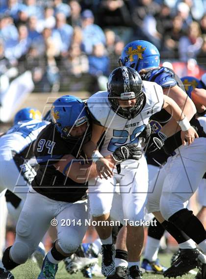Thumbnail 2 in Hutchinson vs. East (KSHSAA 6A Final) photogallery.