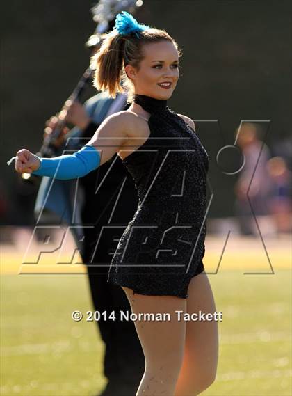 Thumbnail 3 in Hutchinson vs. East (KSHSAA 6A Final) photogallery.