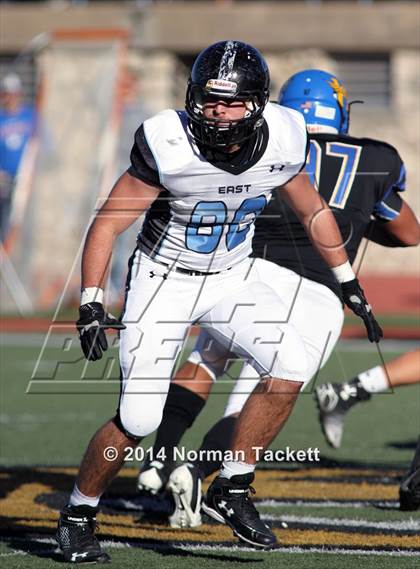 Thumbnail 2 in Hutchinson vs. East (KSHSAA 6A Final) photogallery.