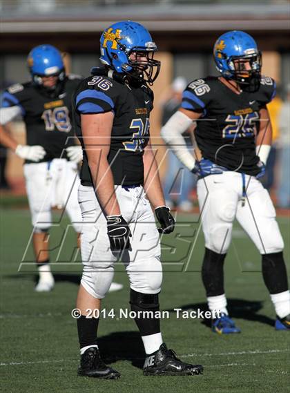 Thumbnail 3 in Hutchinson vs. East (KSHSAA 6A Final) photogallery.